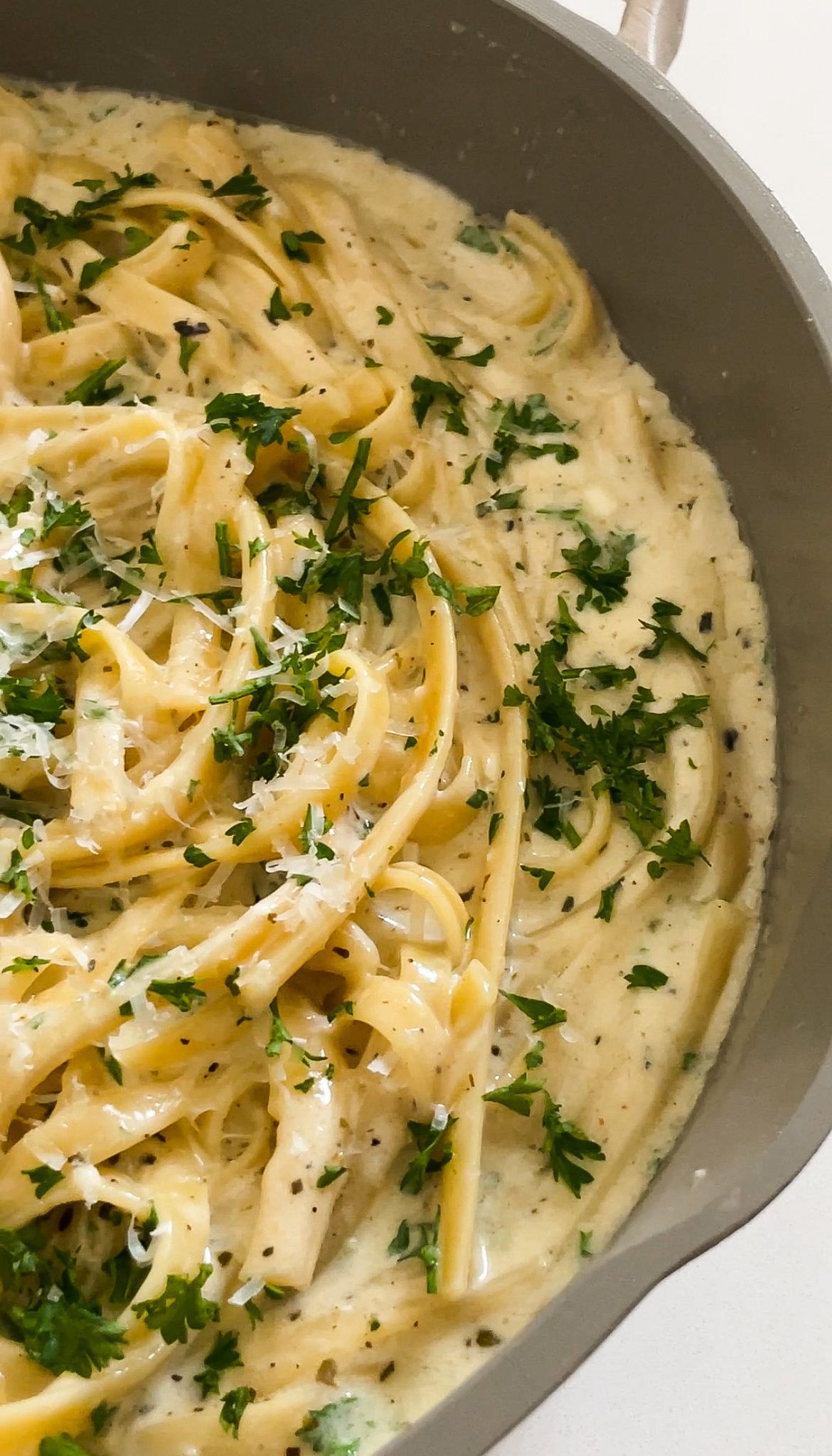 Fettuccine Alfredo Pasta Creamy Spesial Khas Roma