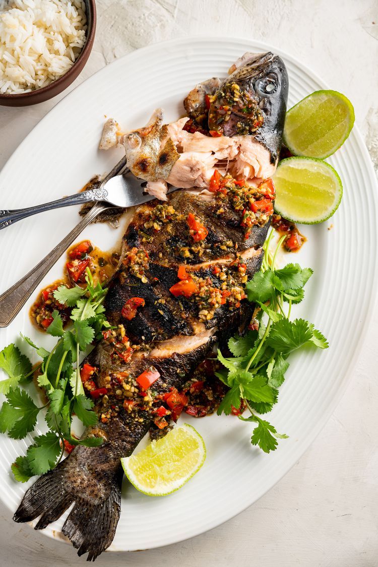 Pla Rad Prik: Ikan Goreng Saus Cabai Khas Thailand