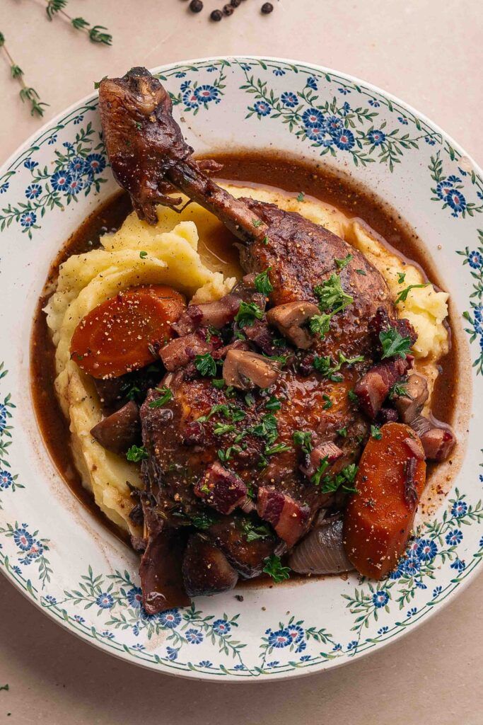 Coq Au Vin: Olahan Ayam Klasik Lezat Khas Kuliner Prancis!