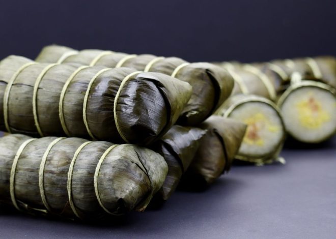 Ansom Chrouk: Lemper Raksasa Khas Kamboja Isi Daging Lumer!
